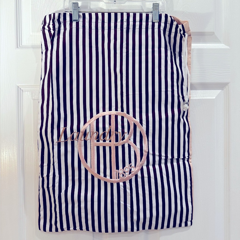 NEW Henri Bendel Vintage Travel Bags